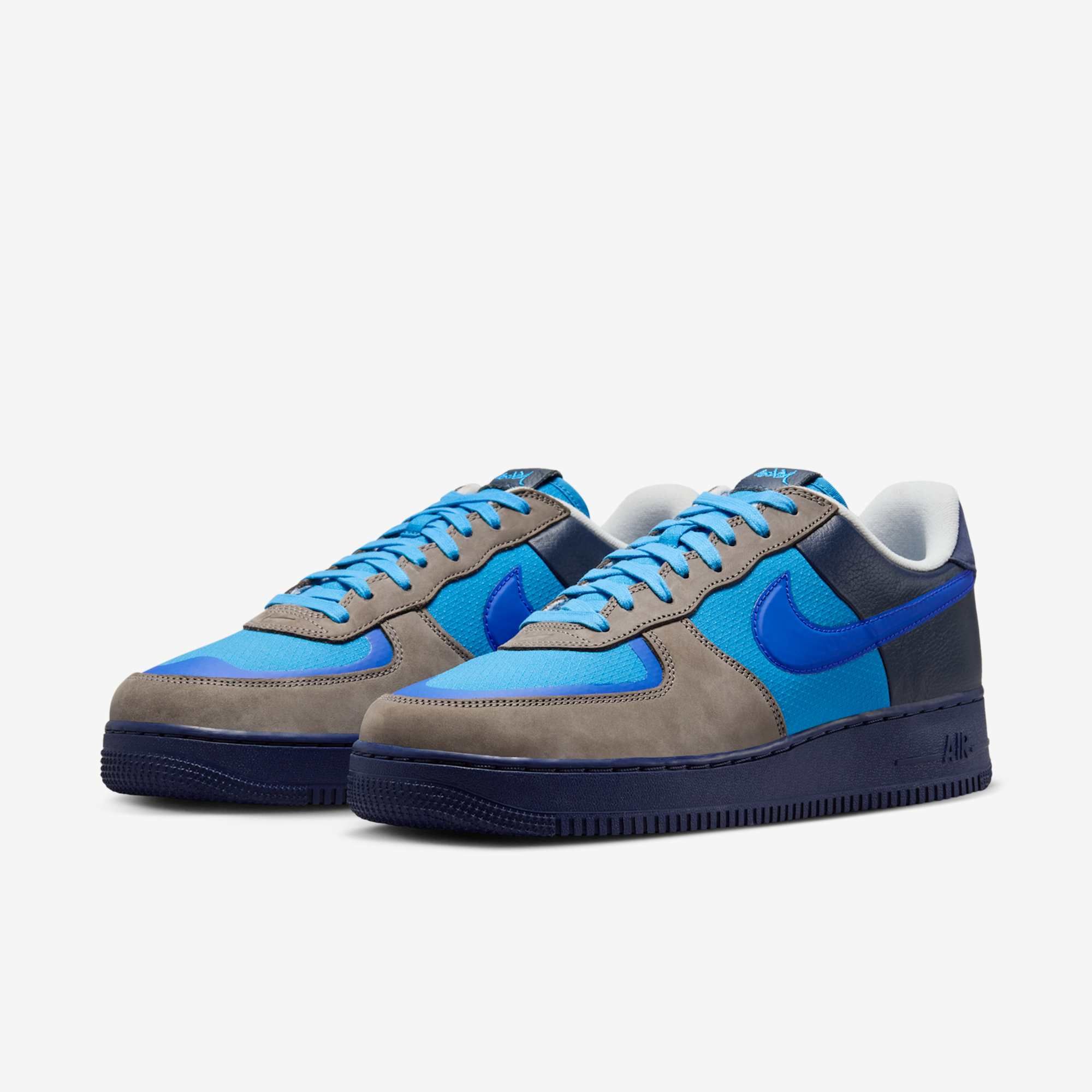Stash x NIKE の AIR FORCE 1 SP "Soft Grey/Harbor Blue" が発売