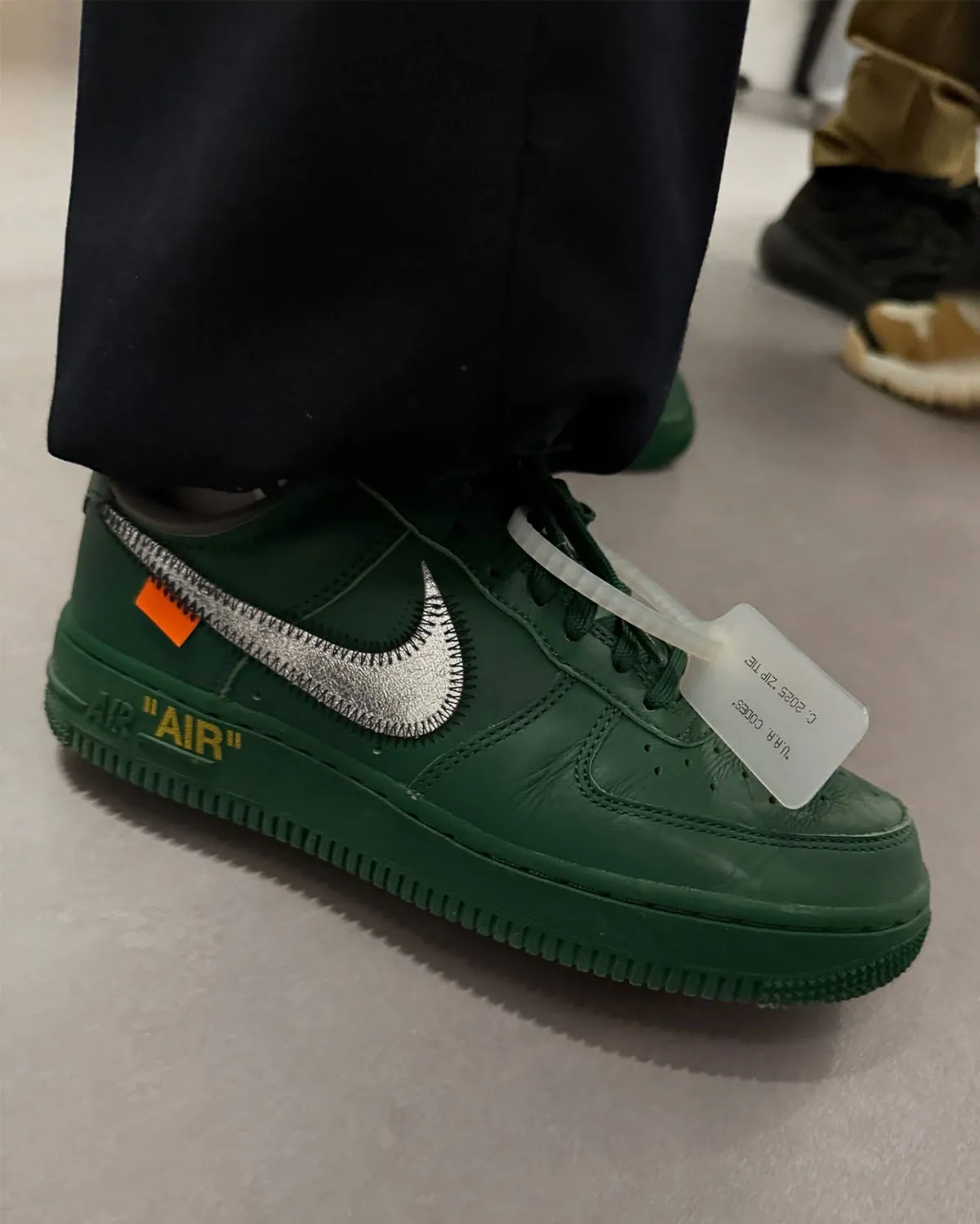 Off-White™ × NIKE AIR FORCE 1 "Pine Green" が公開