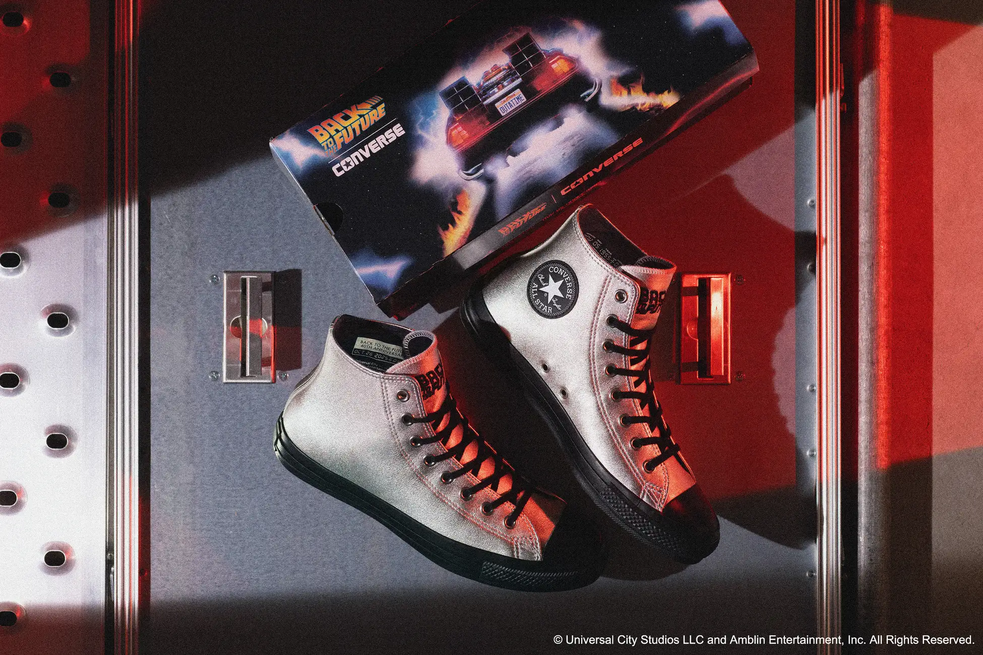 BACK TO THE FUTURE × CONVERSE による新作コラボスニーカーの先行予約が開始