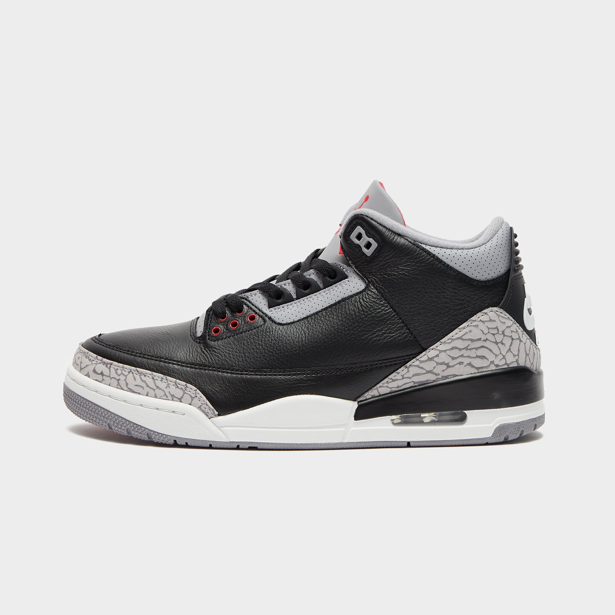 NIKE AIR JORDAN 3 RETRO “Black Cement” が発売