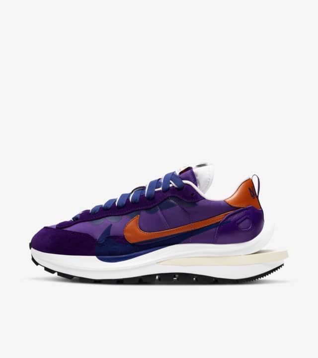 sacai × NIKE の VAPORWAFFLE “Dark Iris” が発売
