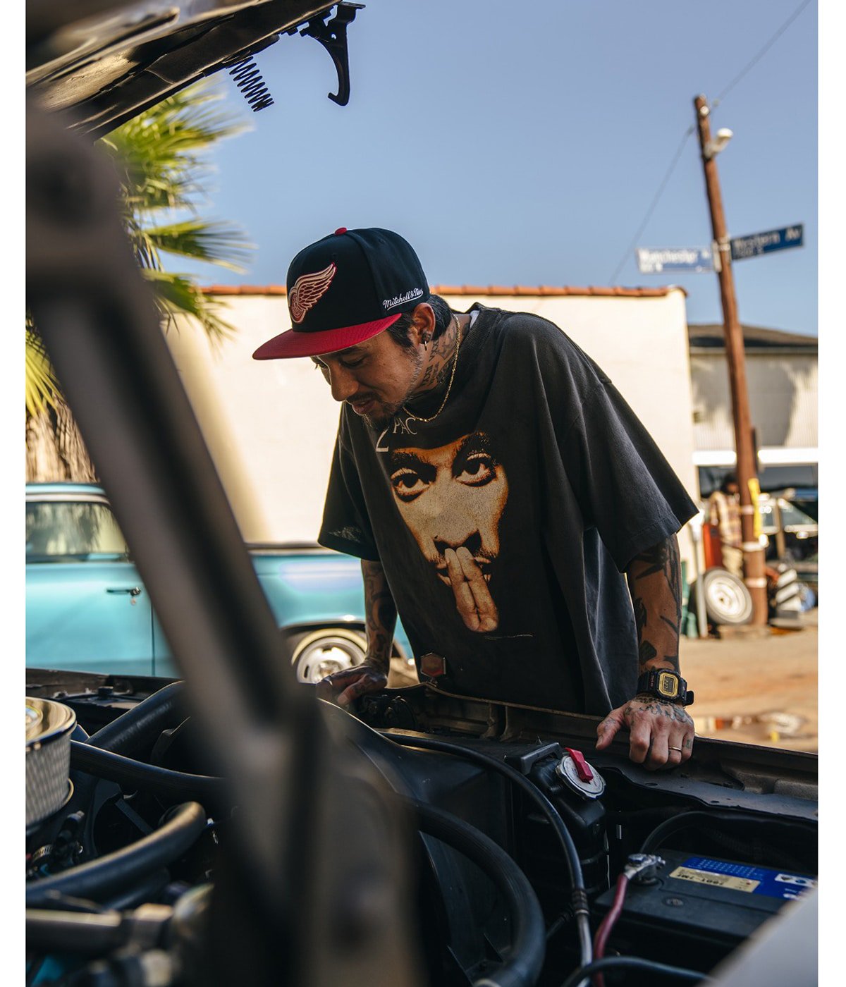 SAINT Mxxxxxx と 2Pac のコラボTシャツが発売