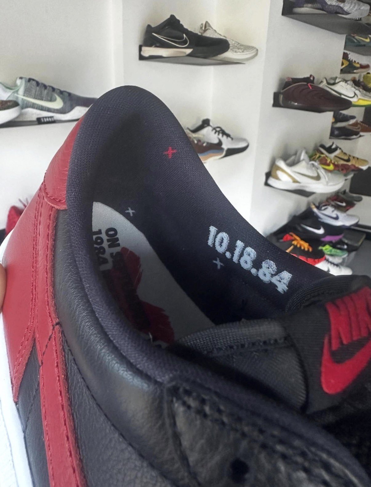 NIKE AIR JORDAN 1 LOW OG "Banned" のファーストルックが公開