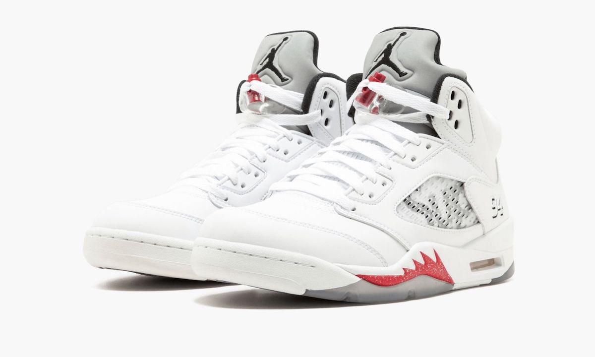 Supreme x NIKE の AIR JORDAN 5 “White” が発売