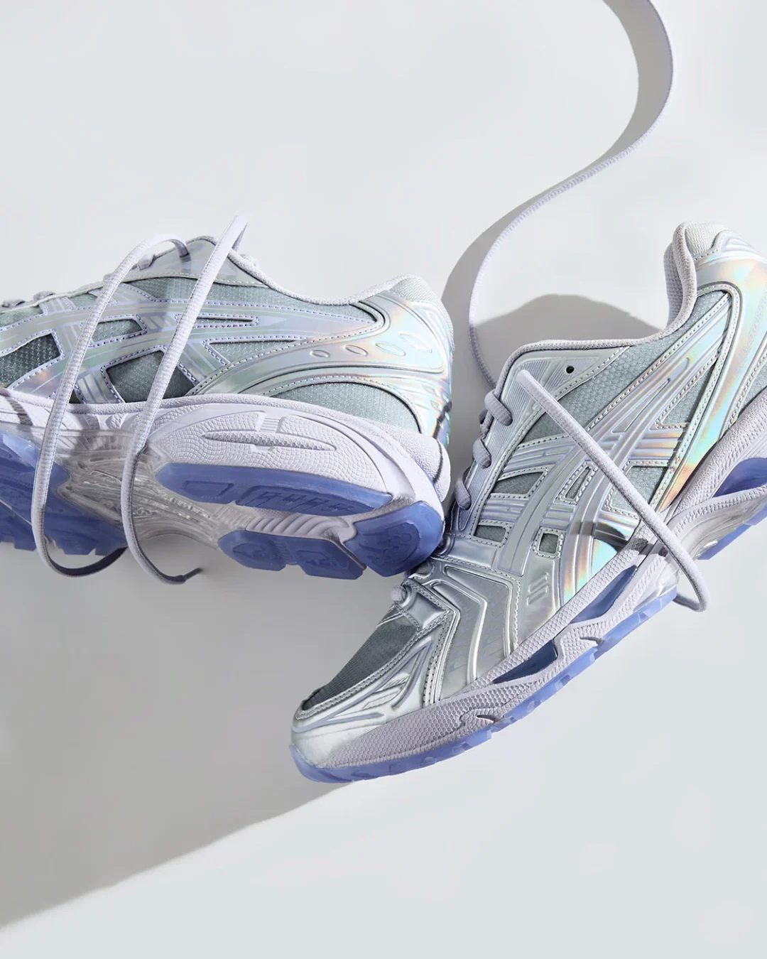 KITH × ASICS の GEL-KAYANO 14 "Silver Surfer" が発売