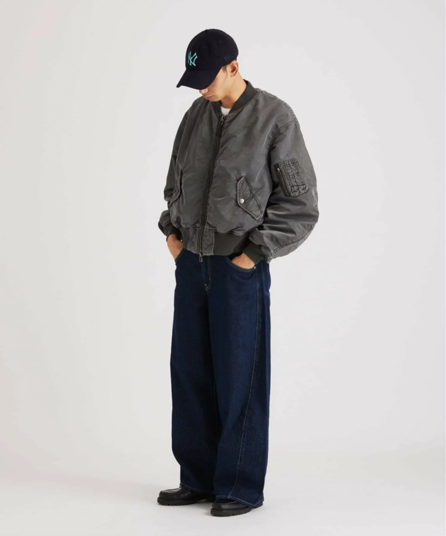 JOURNAL STANDARD × Levi’s® による Super Baggy Barrel Jeans の先行予約が開始