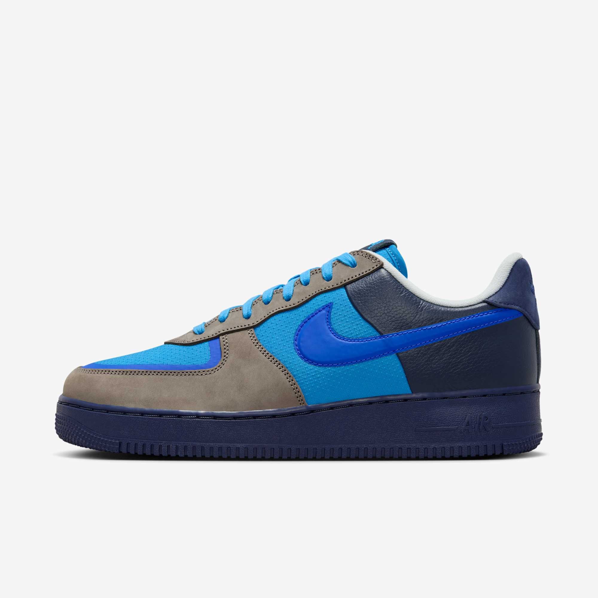 Stash x NIKE の AIR FORCE 1 SP "Soft Grey/Harbor Blue" が発売