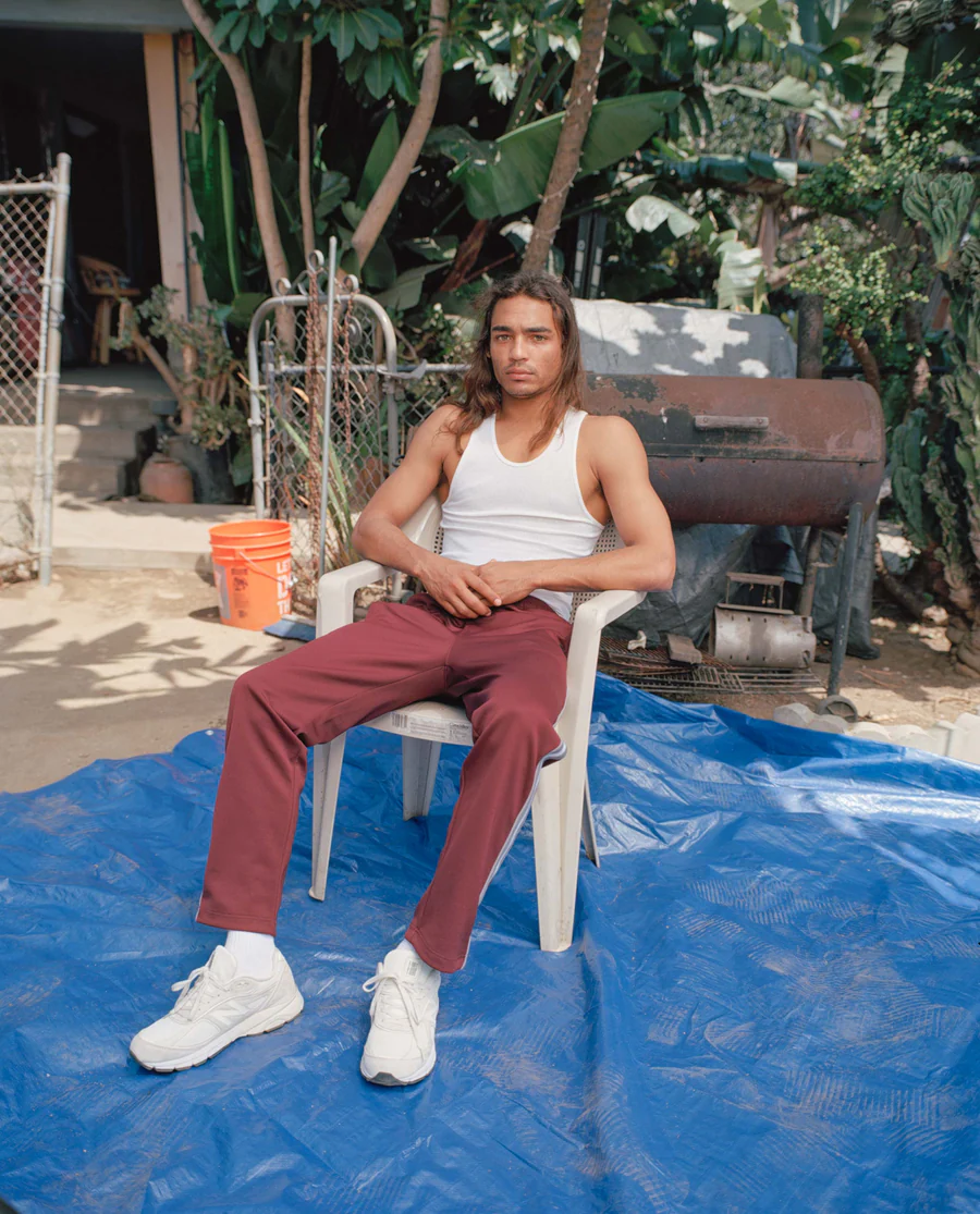 Stüssy × New Balance の 990v4 "Stussy Cream" が発売