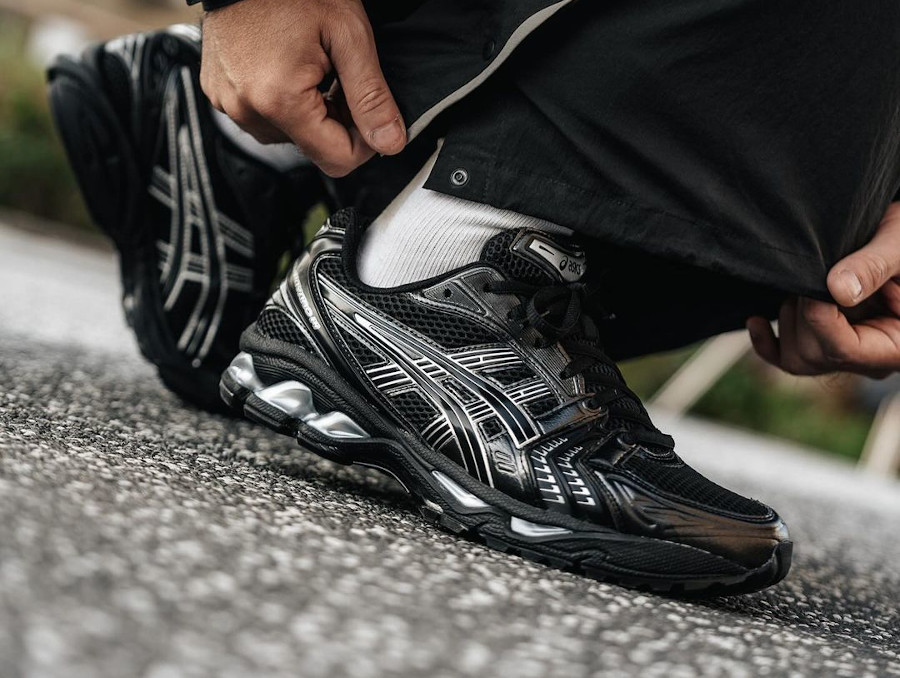 ASICS GEL-KAYANO 14 "Black/Pure Silver" の追加予約が開始