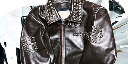 Sacai がクリスマスに向けた2025年ホリデーコレクションを11月7日(金)に発売