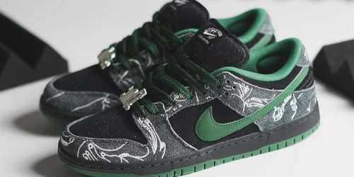 There Skateboards × NIKE SB の DUNK LOW "Black/Gorge Green" が発売