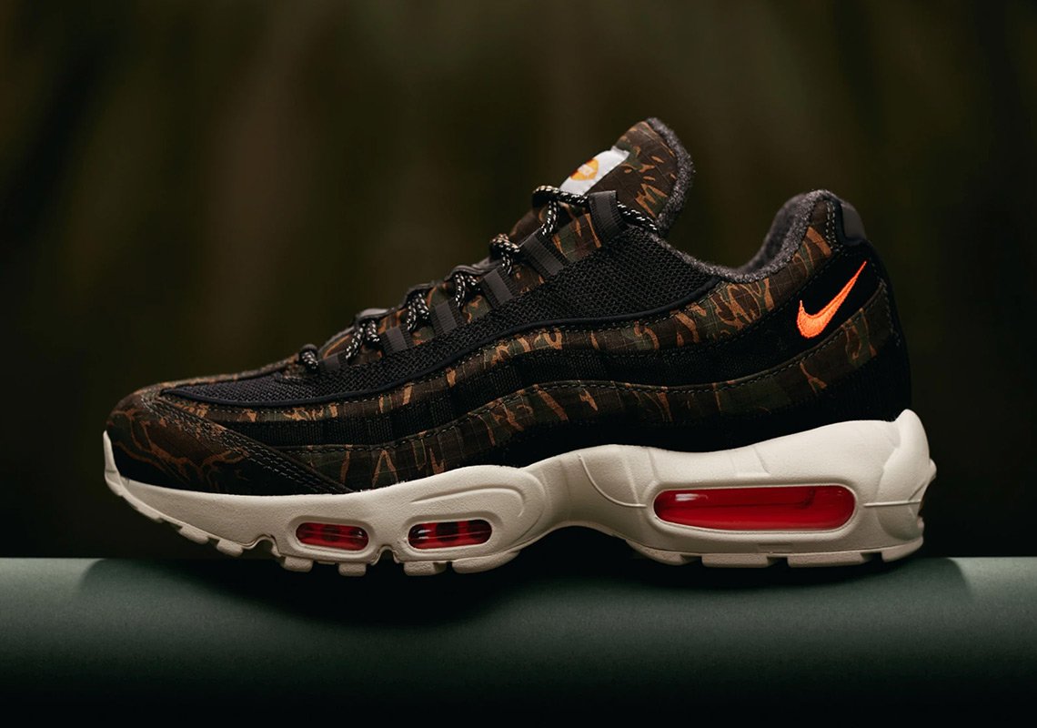 Carharte WIP × NIKE の AIR MAX 95 "Black/Sail/Total Orange" が発売