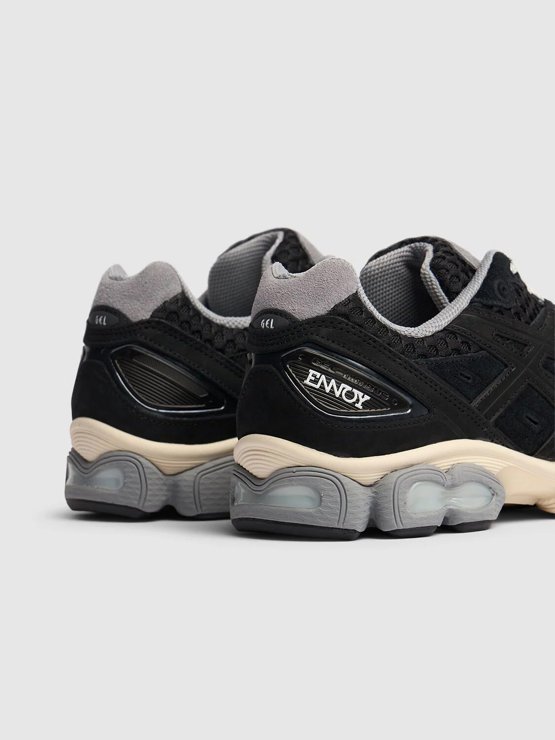 ENNOY × ASICS の GEL-NIMBUS 9 “Black/Sheet Rock” が発売