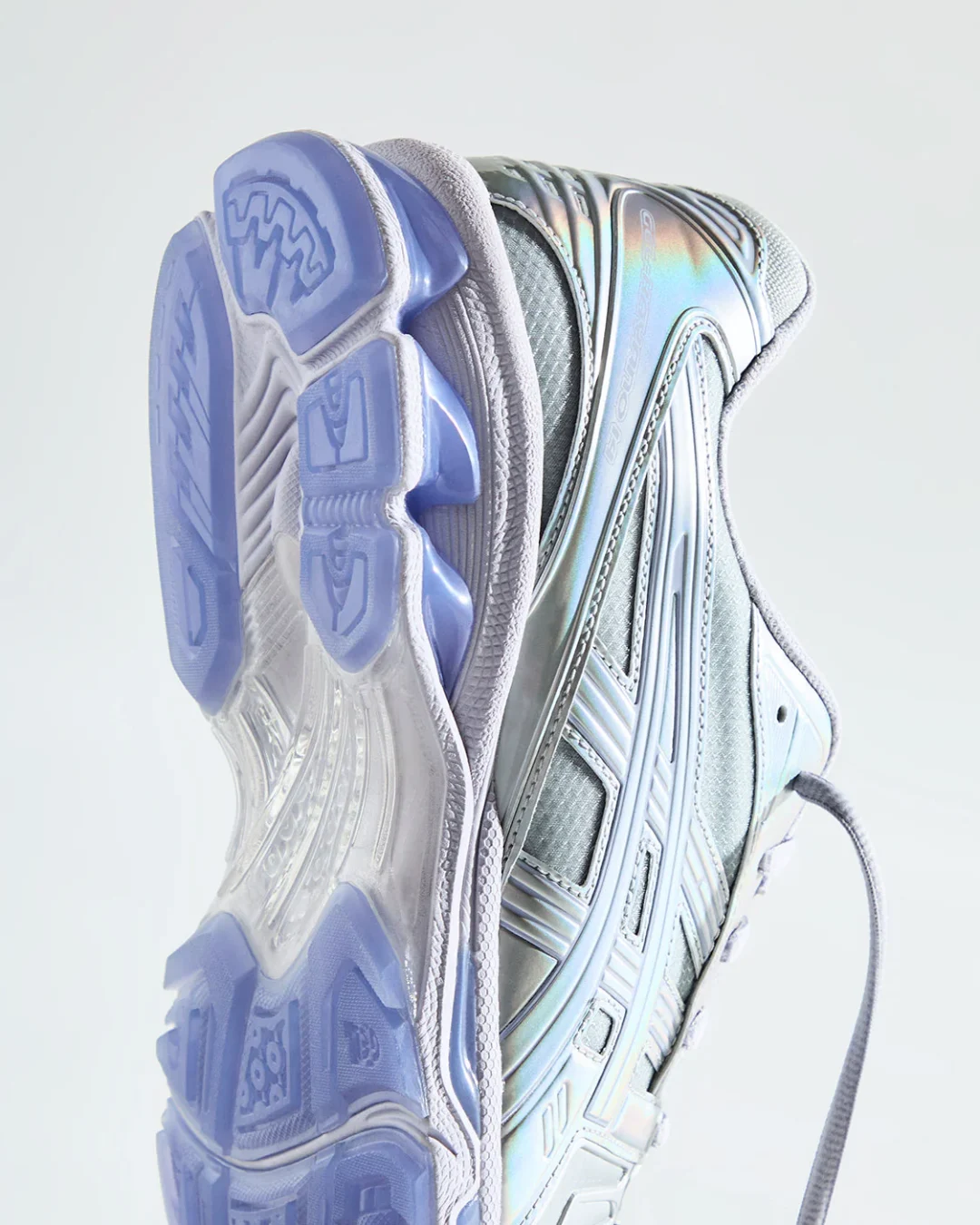 KITH × ASICS の GEL-KAYANO 14 "Silver Surfer" が発売