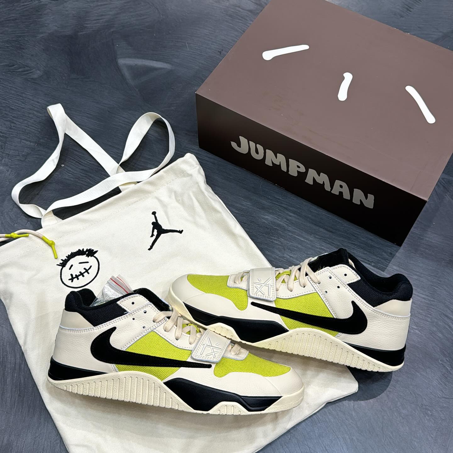 Travis Scott × NIKE の JORDAN JUMPMAN JACK TR “Bright Cactus” が発売