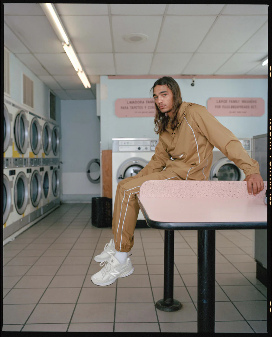 Stüssy × New Balance の 990v4 "Stussy Cream" が発売