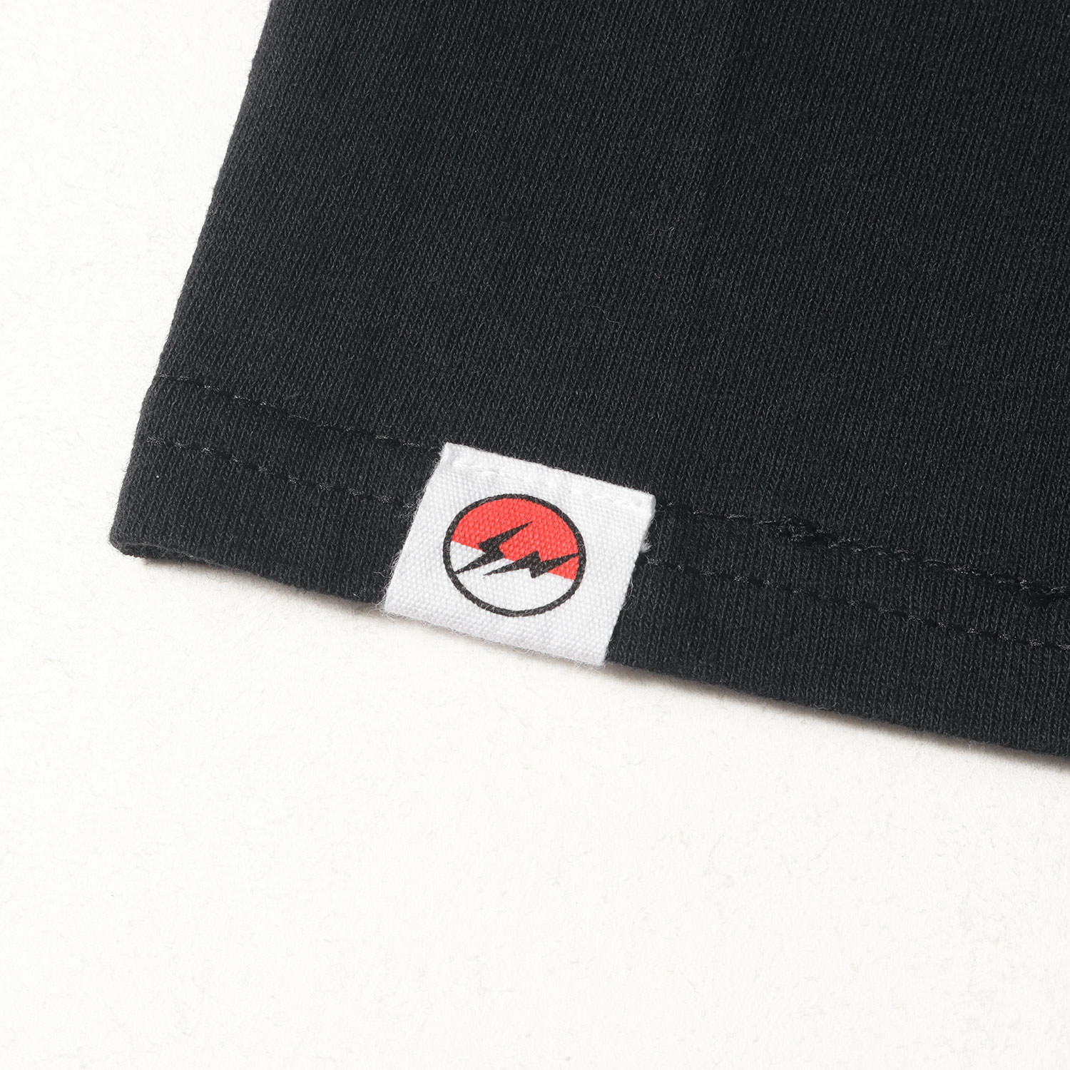 fragment design × Pokémon の Thunderbolt roject L/S Tee が発売