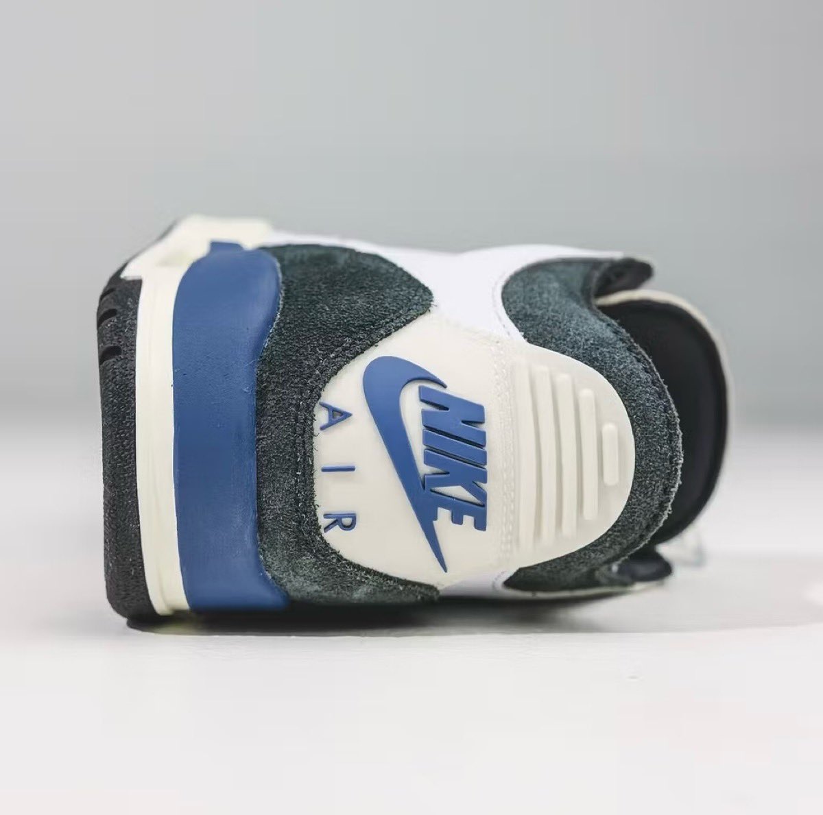 A Ma Maniére × NIKE の AIR JORDAN 3 RETRO OG SP “For The Love” が発売