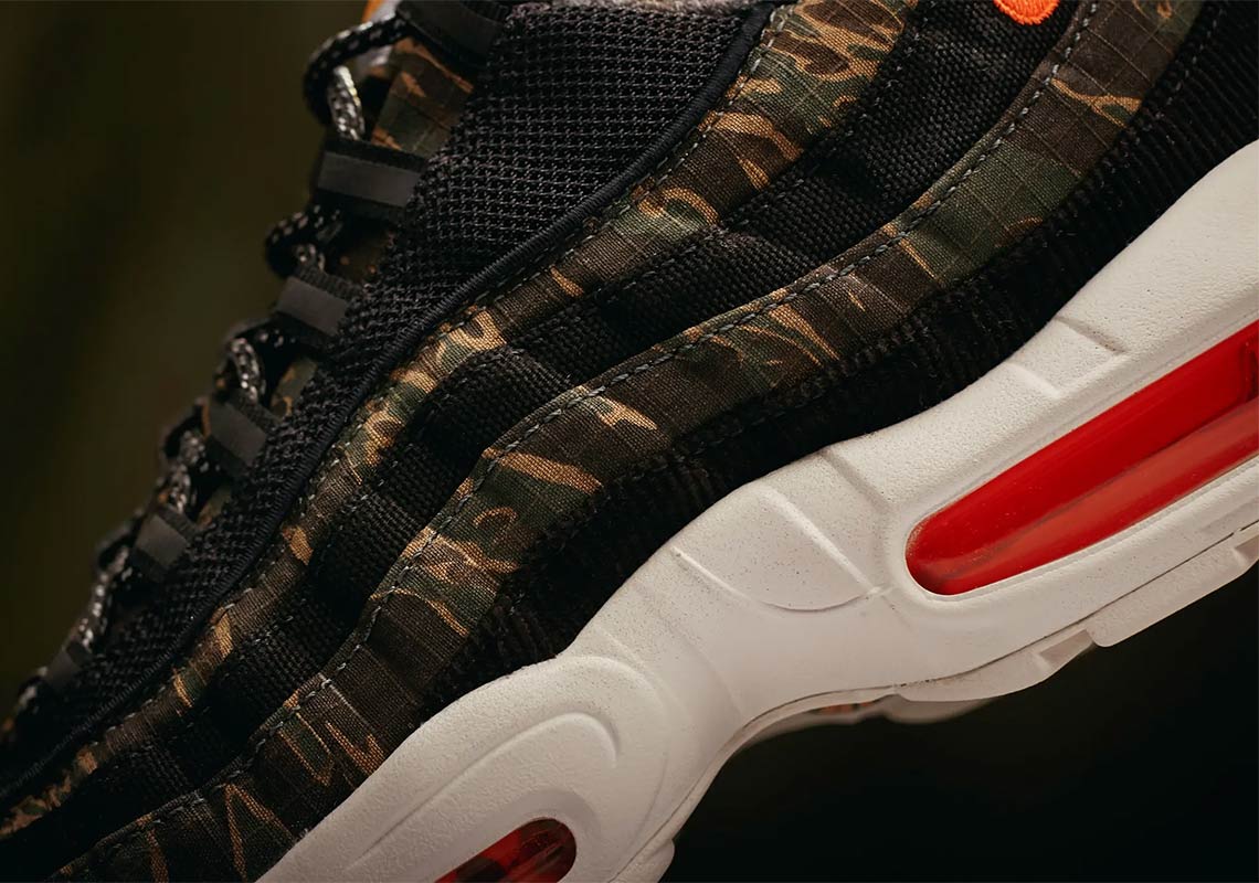 Carharte WIP × NIKE の AIR MAX 95 "Black/Sail/Total Orange" が発売