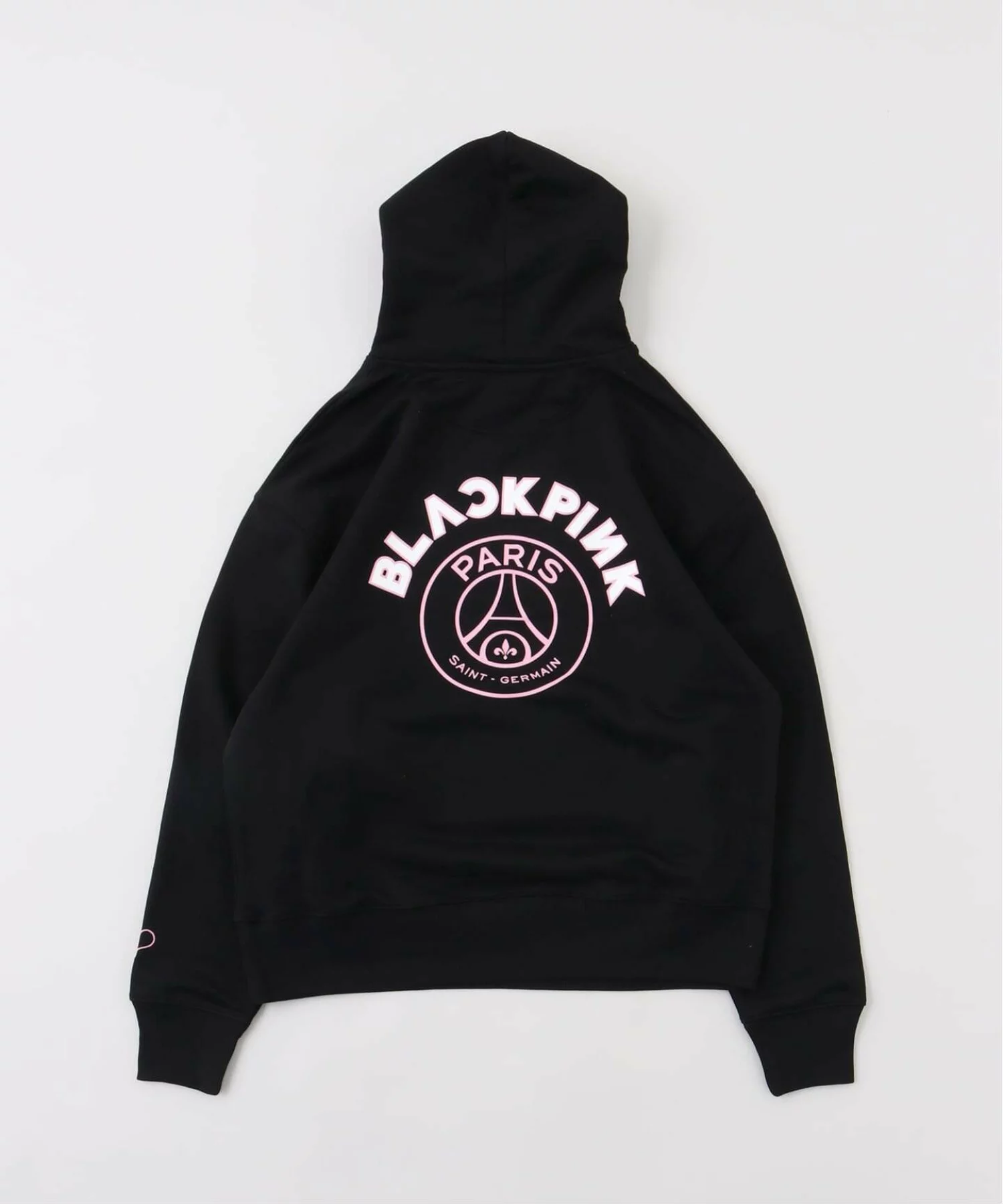 PARIS SAINT-GERMAIN × BLACKPINK の限定カプセルコレクション “Blackpink In Your Area” が発売