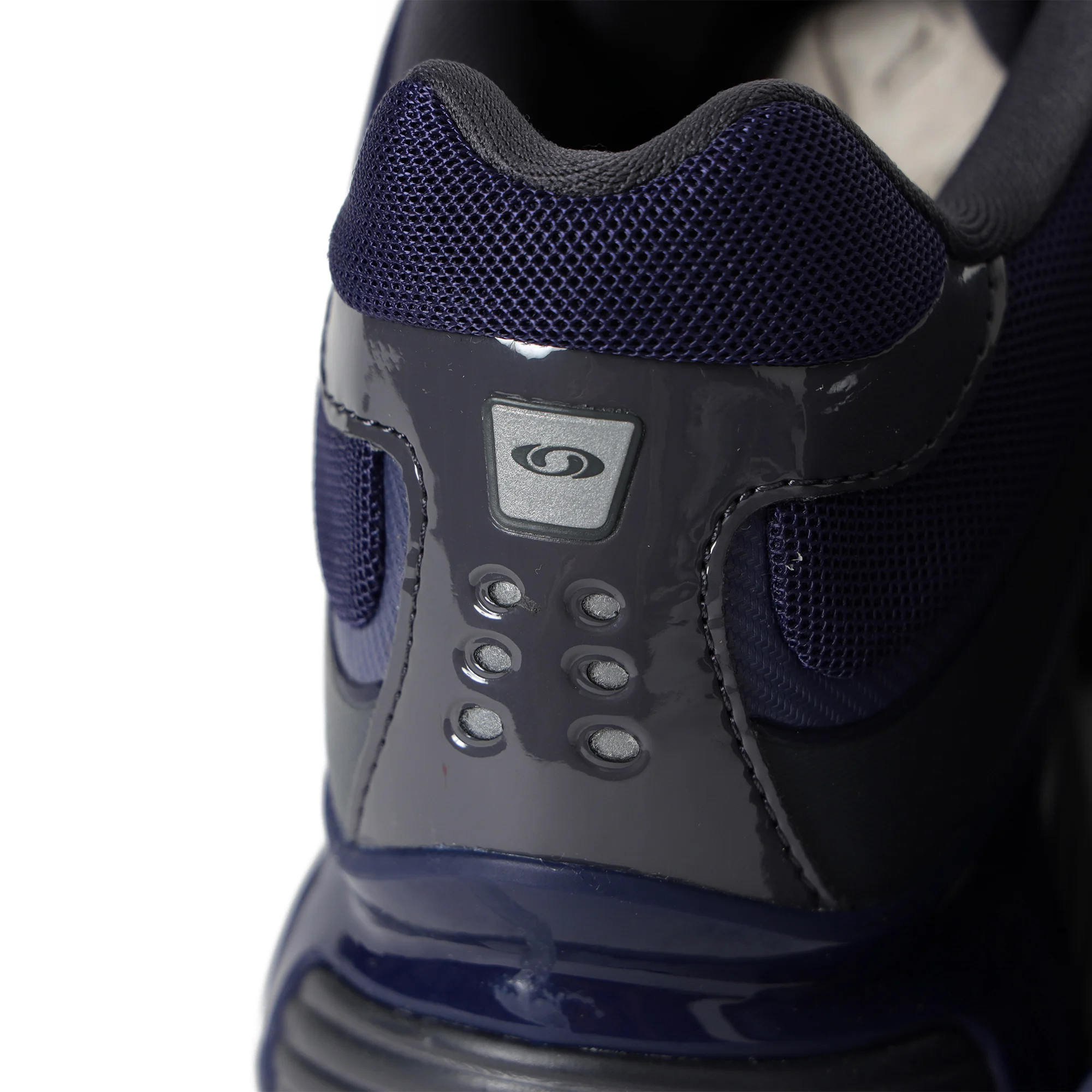 BEAMS × SALOMON の XT-Whisper が10月3日(金)発売