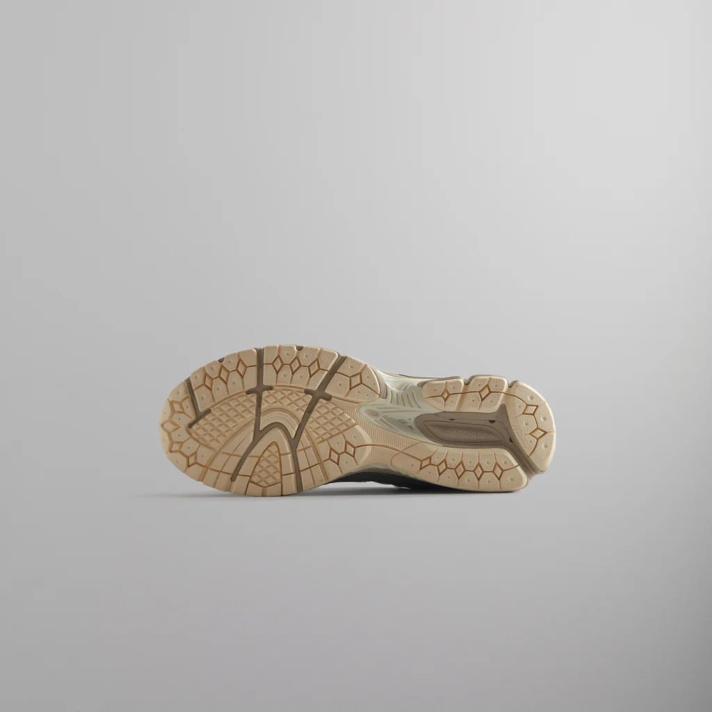 KITH x New Balance 2002R “Pistachio” が発売