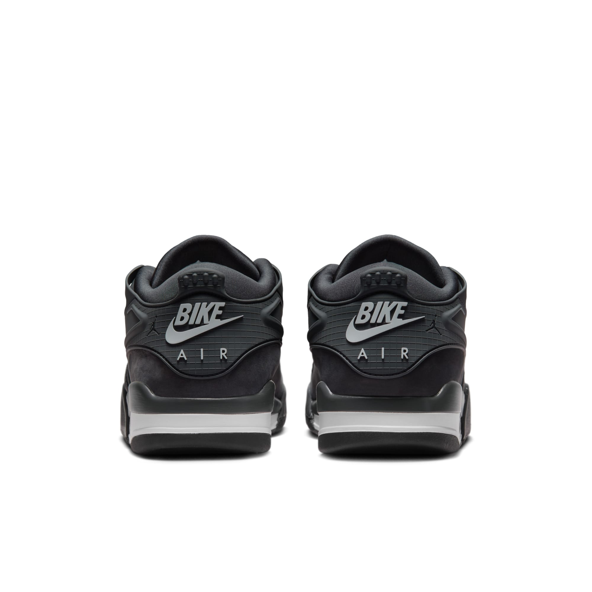 Nigel Sylvester × NIKE の AIR JORDAN 4 RM SP "Driveway Grey" が発売