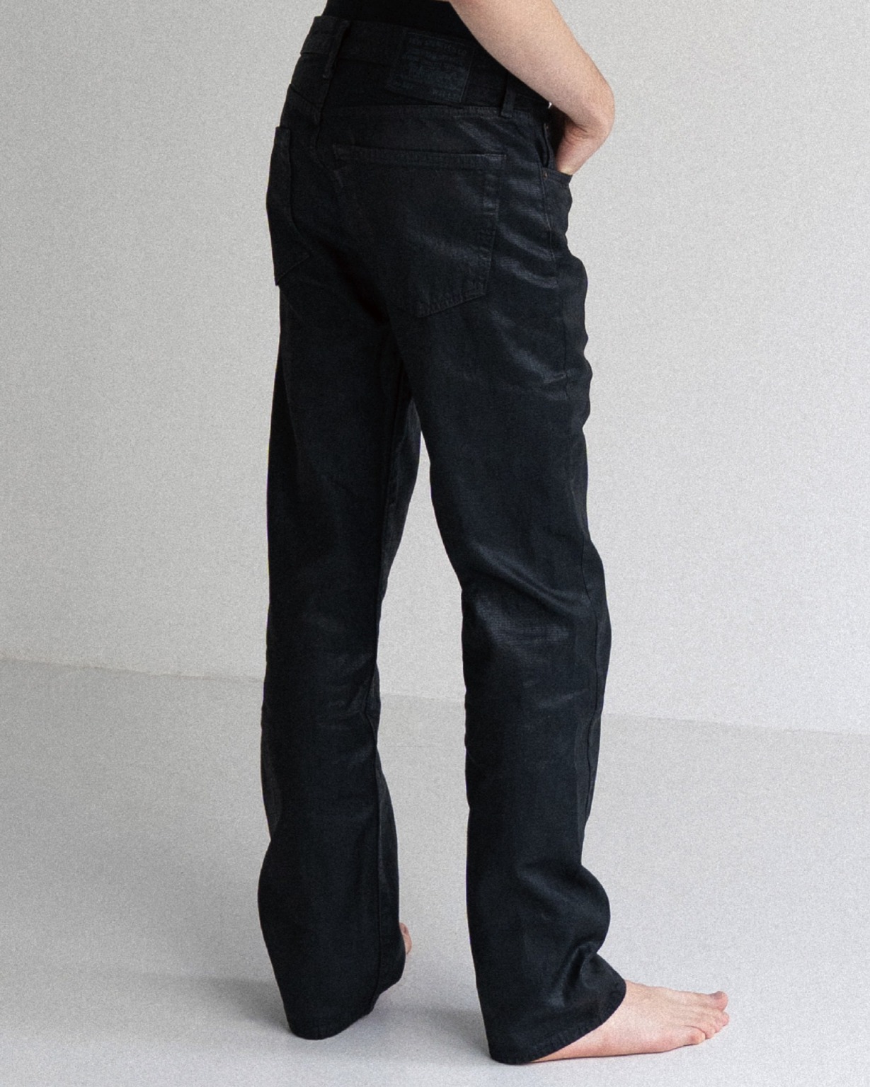 BIOTOP × Levi’s® の 501® ORIGINAL CANDLE WAX PANT が発売