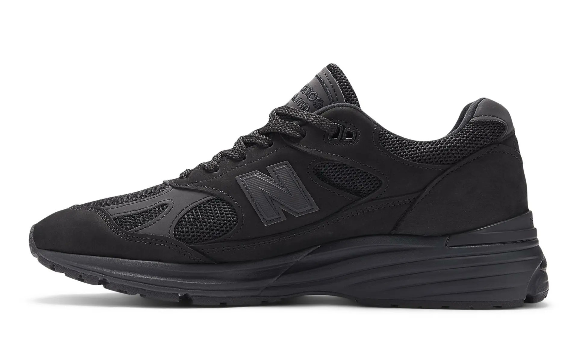Dover Street Market × New Balance の 991v2 “Triple Black” が発売