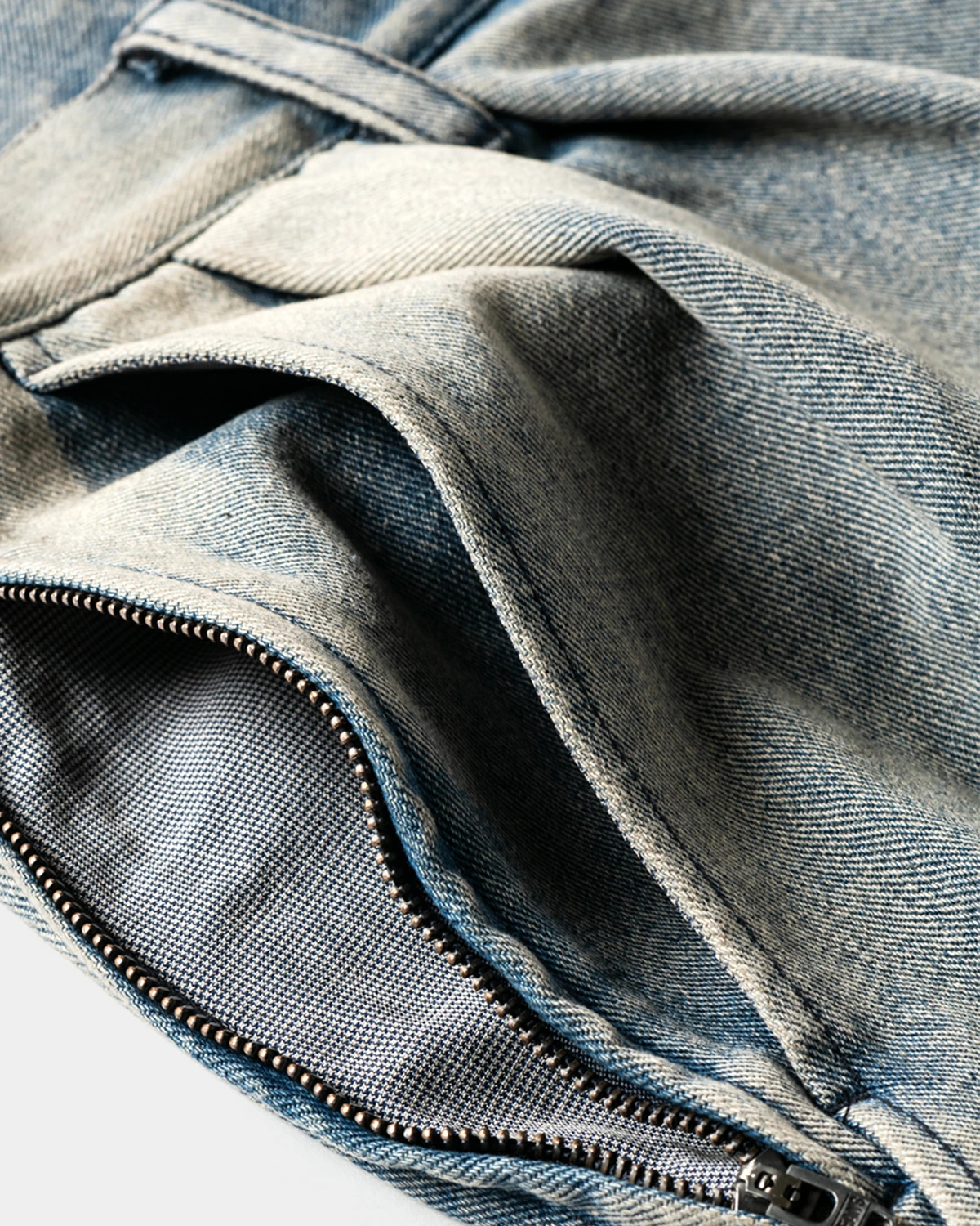 TIGHTBOOTH の Denim Balloon Pants が発売