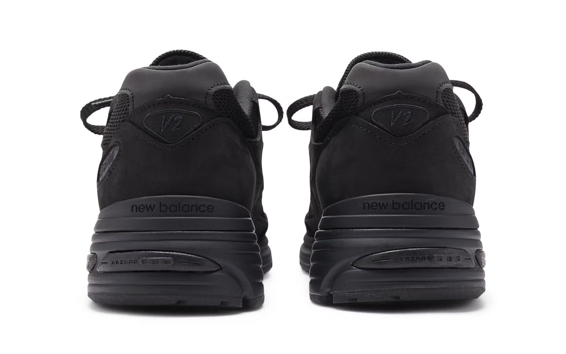 Dover Street Market × New Balance の 991v2 “Triple Black” が発売