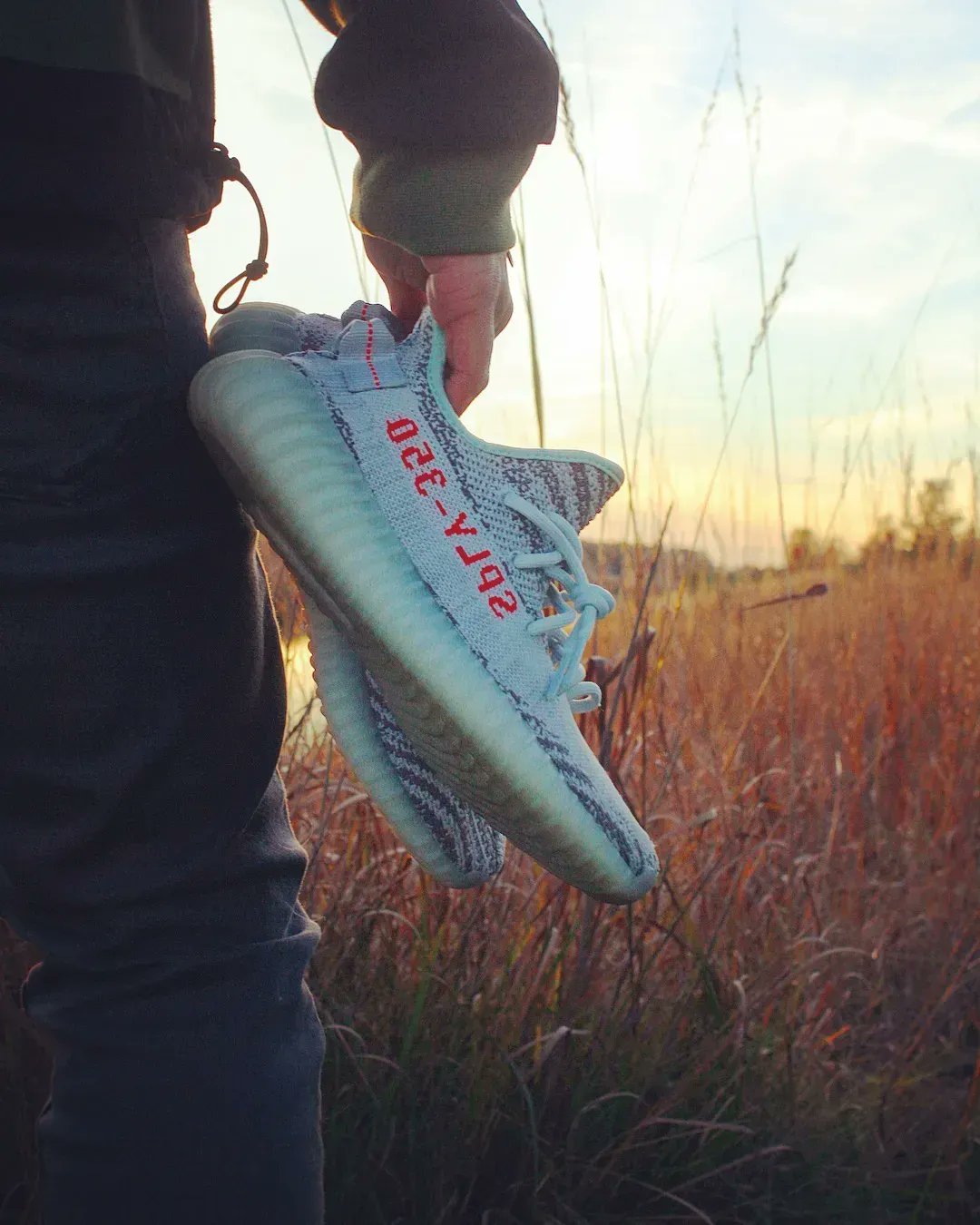 YEEZY BOOST 350 V2 "Blue Tint" が発売