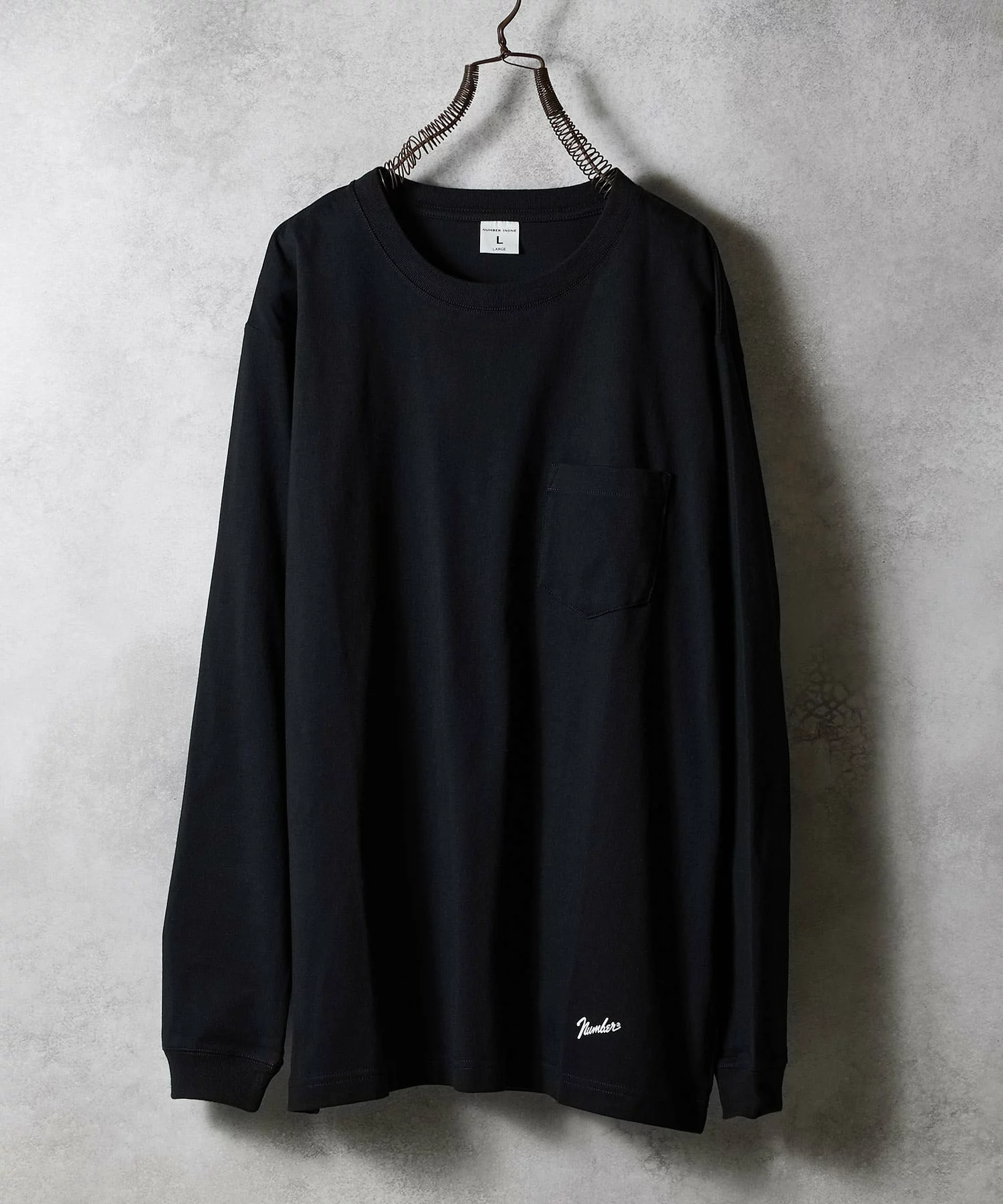 NUMBER (N)INE の Basic Hem Printed Pocket L/S Tee が発売