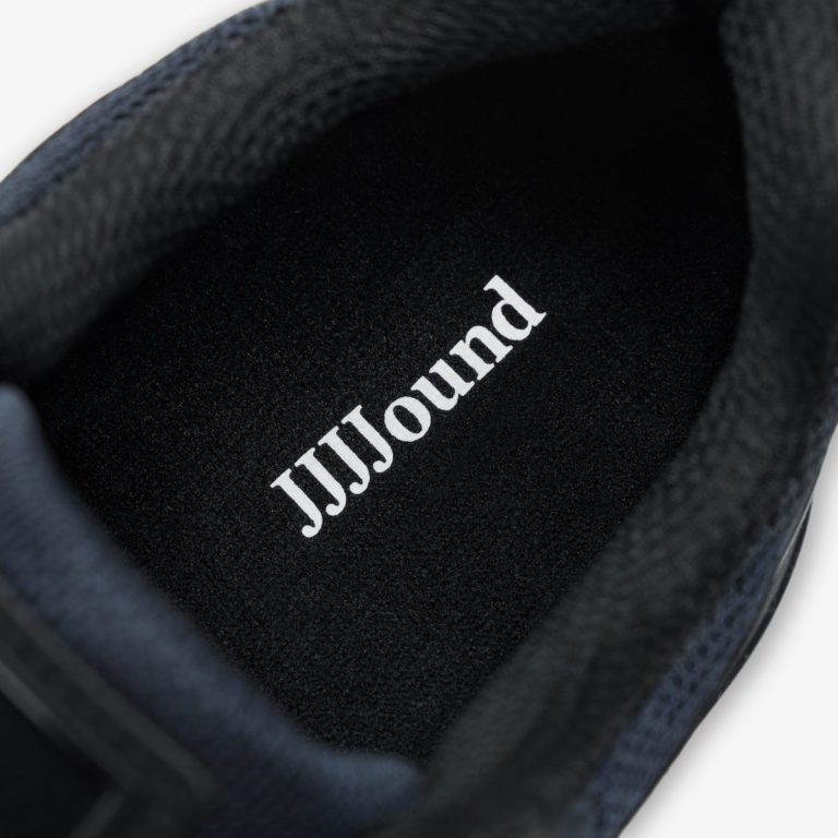 JJJJound × New Balance の 990v4 “Navy” が発売