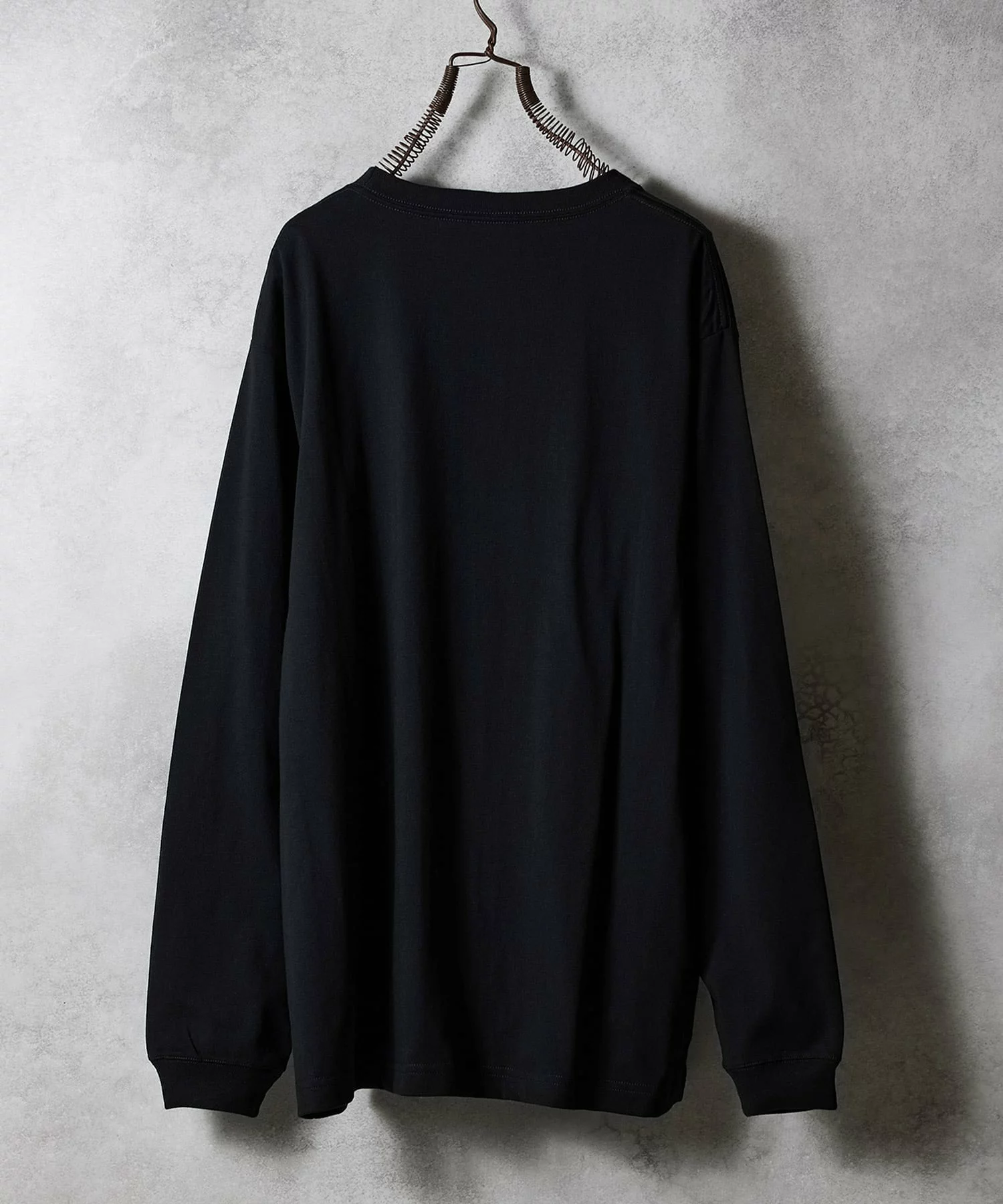 NUMBER (N)INE の Basic Hem Printed Pocket L/S Tee が発売