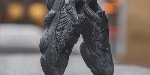YEEZY 500 “Utility Black” が発売