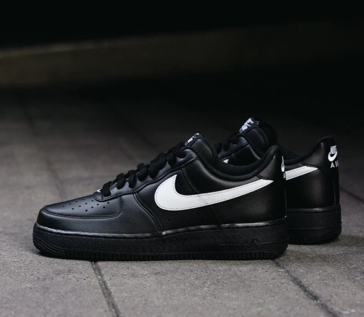 NIKE AIR FORCE 1 '07 "Black/White" が発売