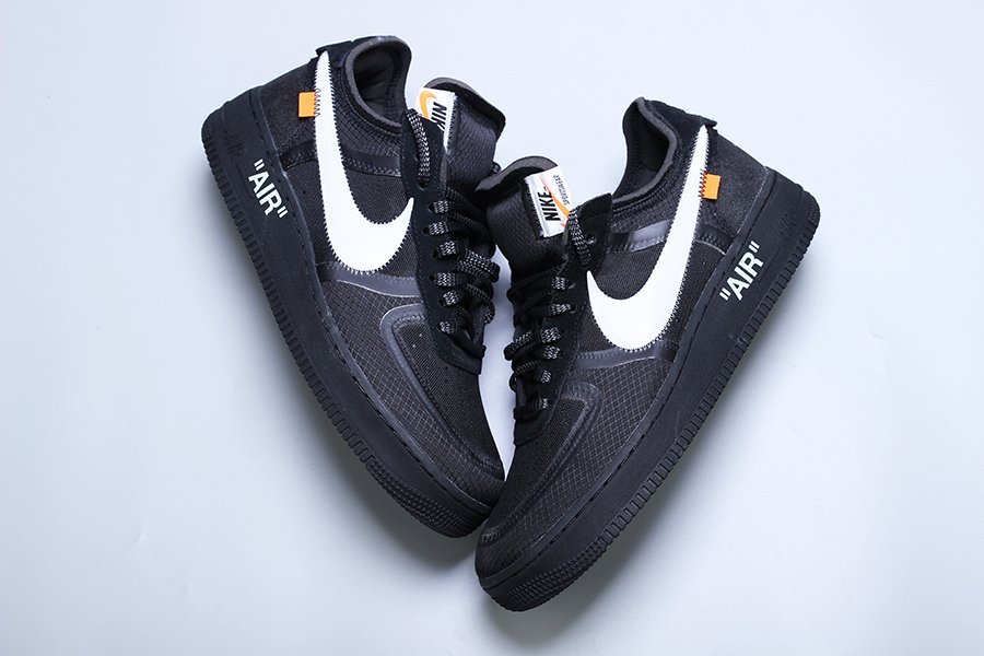 Off-White™ × NIKE の AIR FORCE 1 LOW “Black” が発売