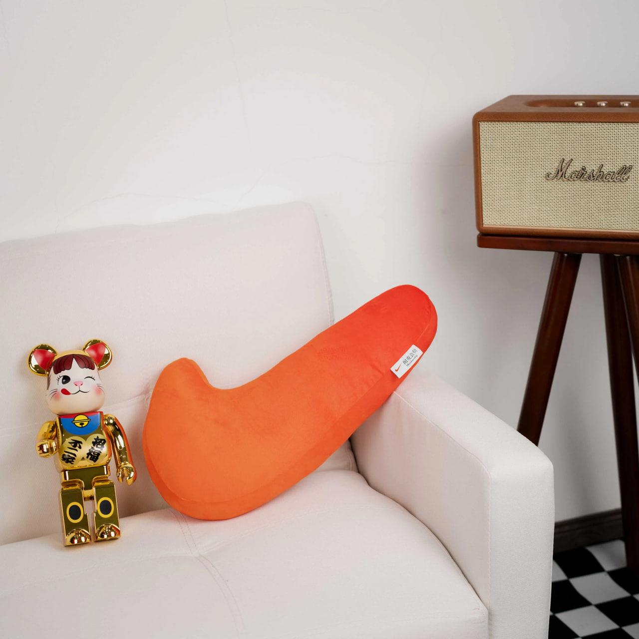 NIKE の Swoosh Birthday Pillow が発売 - Yakkun StreetFashion Media