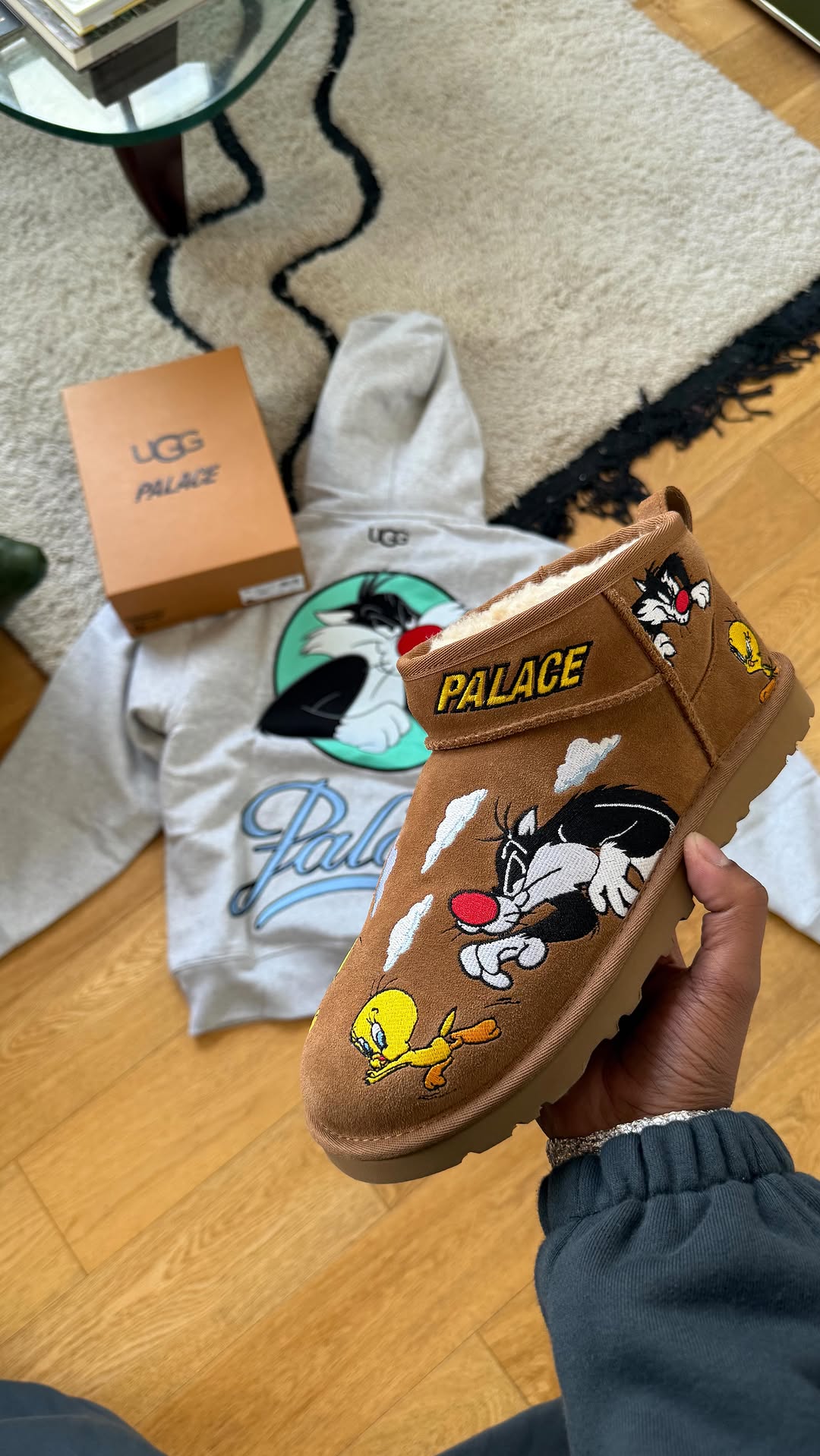 PALACE × UGG × Looney Tunes のトリプルコラボコレクションが近日発売予定