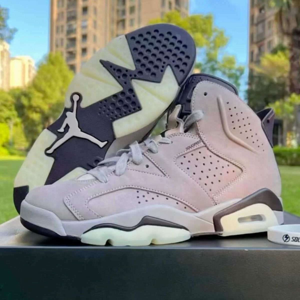 A Ma Maniére × NIKE AIR JORDAN 6 が12月5日(金)に発売予定