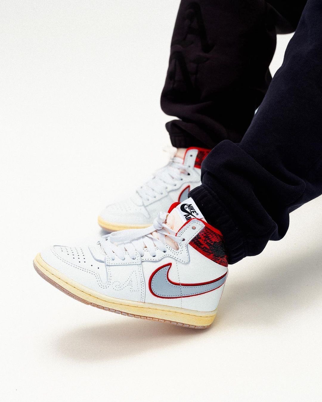 Awake NY × NIKE の AIR SHIP “University Red” が特別価格で発売