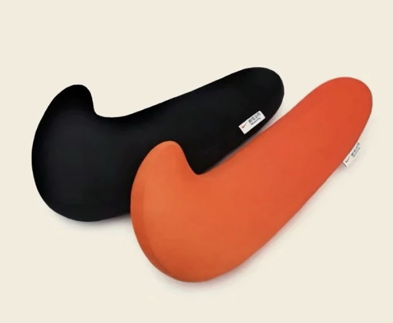専用　NIKE SWOOSH BIRTHDAY PILLOW 2個セット NIKE SWOOSH BIRTHDAY PILLOW ORANGE BLACK With box exclusive Japan