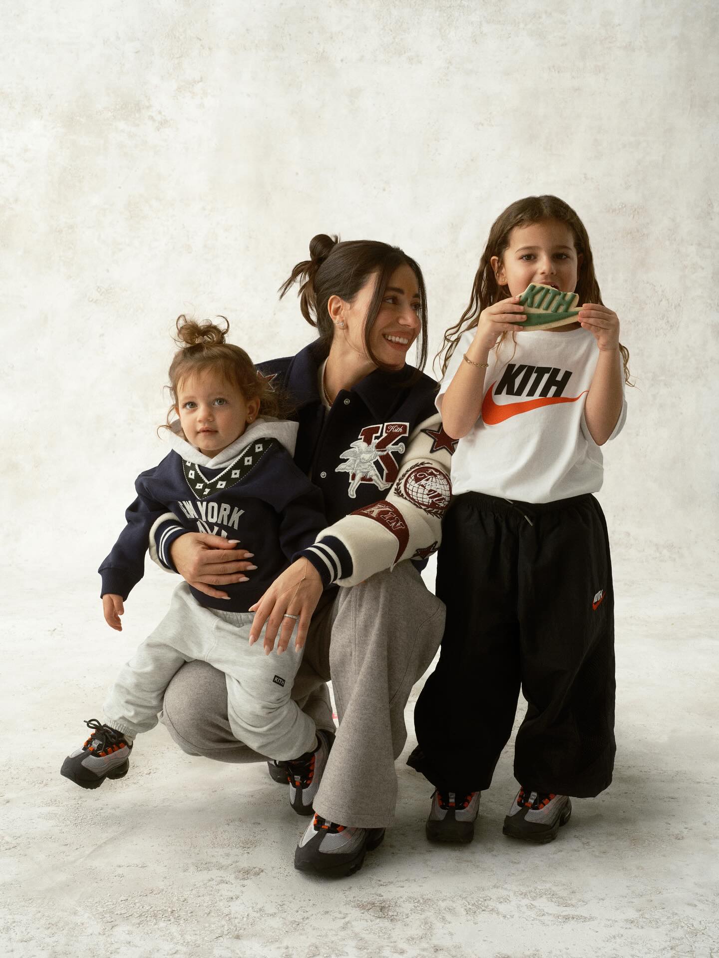 KITH × NIKE の2025年ホリデーコレクションが公開