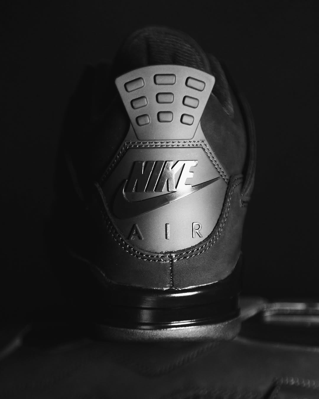 【国内取扱店を追加】NIKE AIR JORDAN 4 RETRO “Black Cat” が11月28日(金)発売