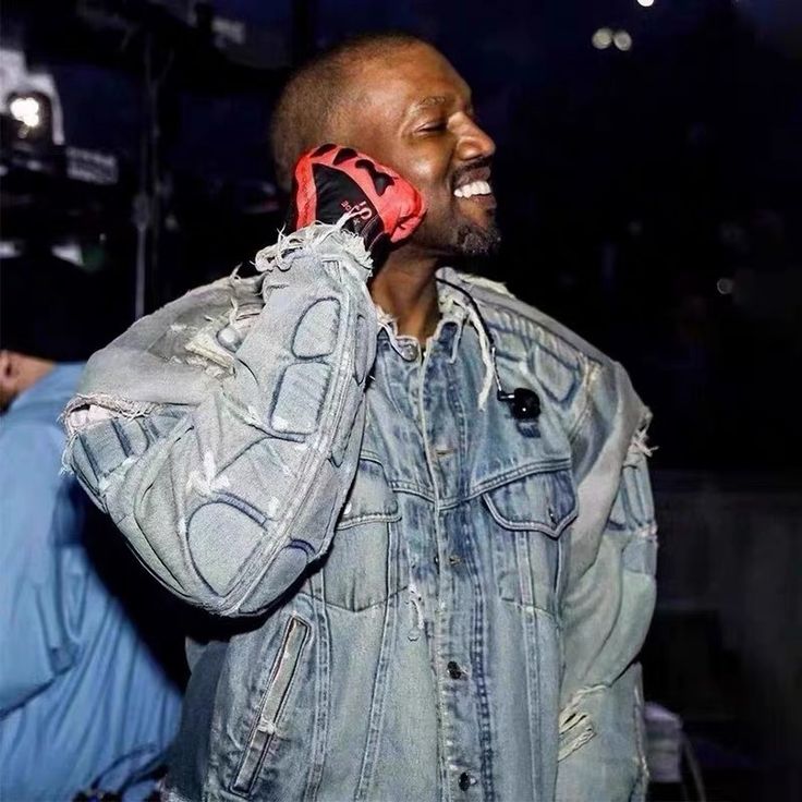 YEEZY GAP の Padded Denim Jacket が発売