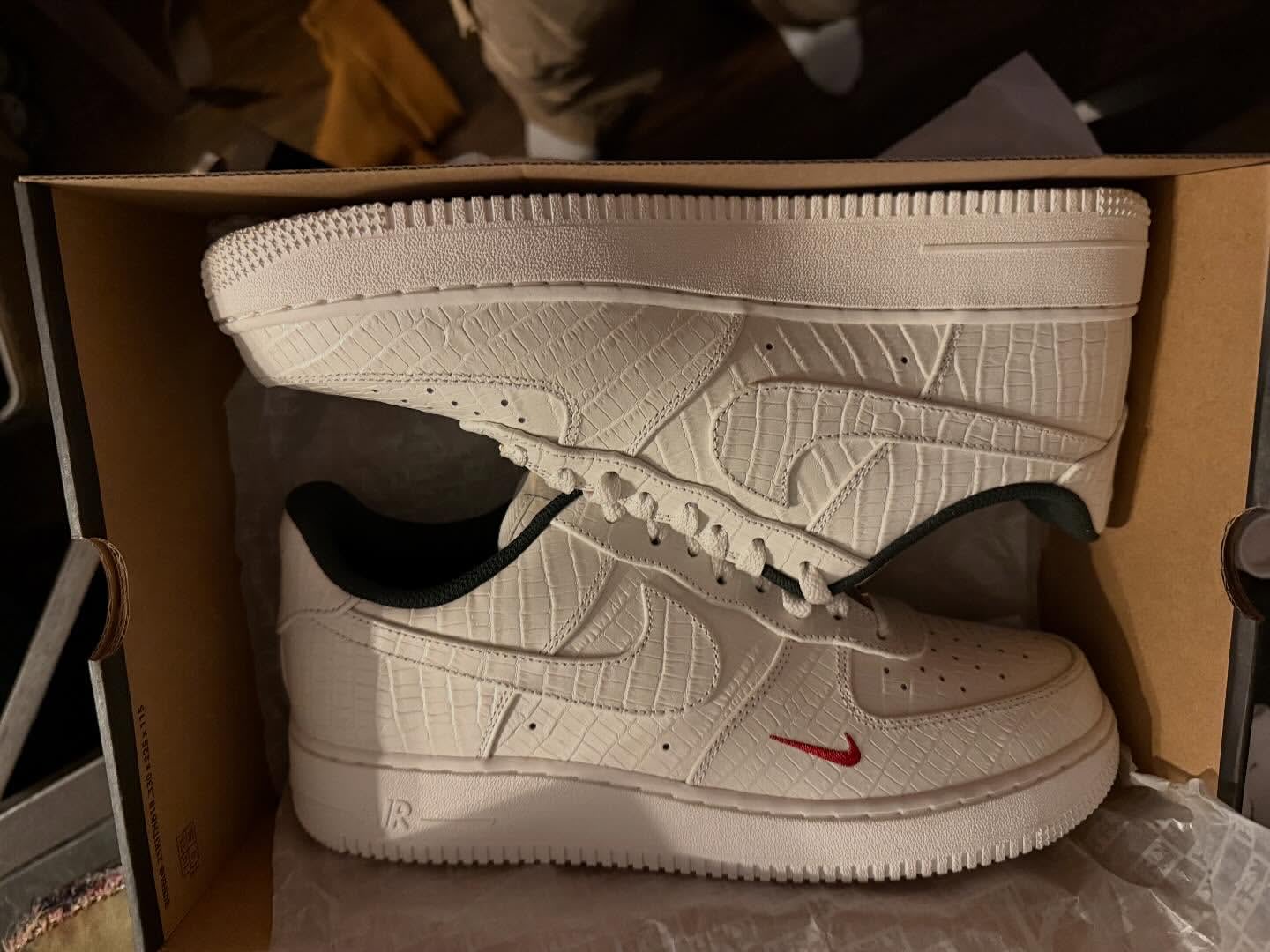 KITH × NIKE AIR FORCE 1 “Phantom” が公開