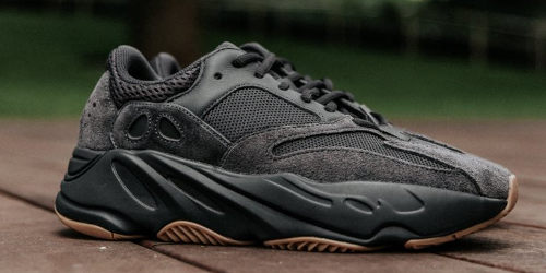 YEEZY BOOST 700 “Utility Black” が発売
