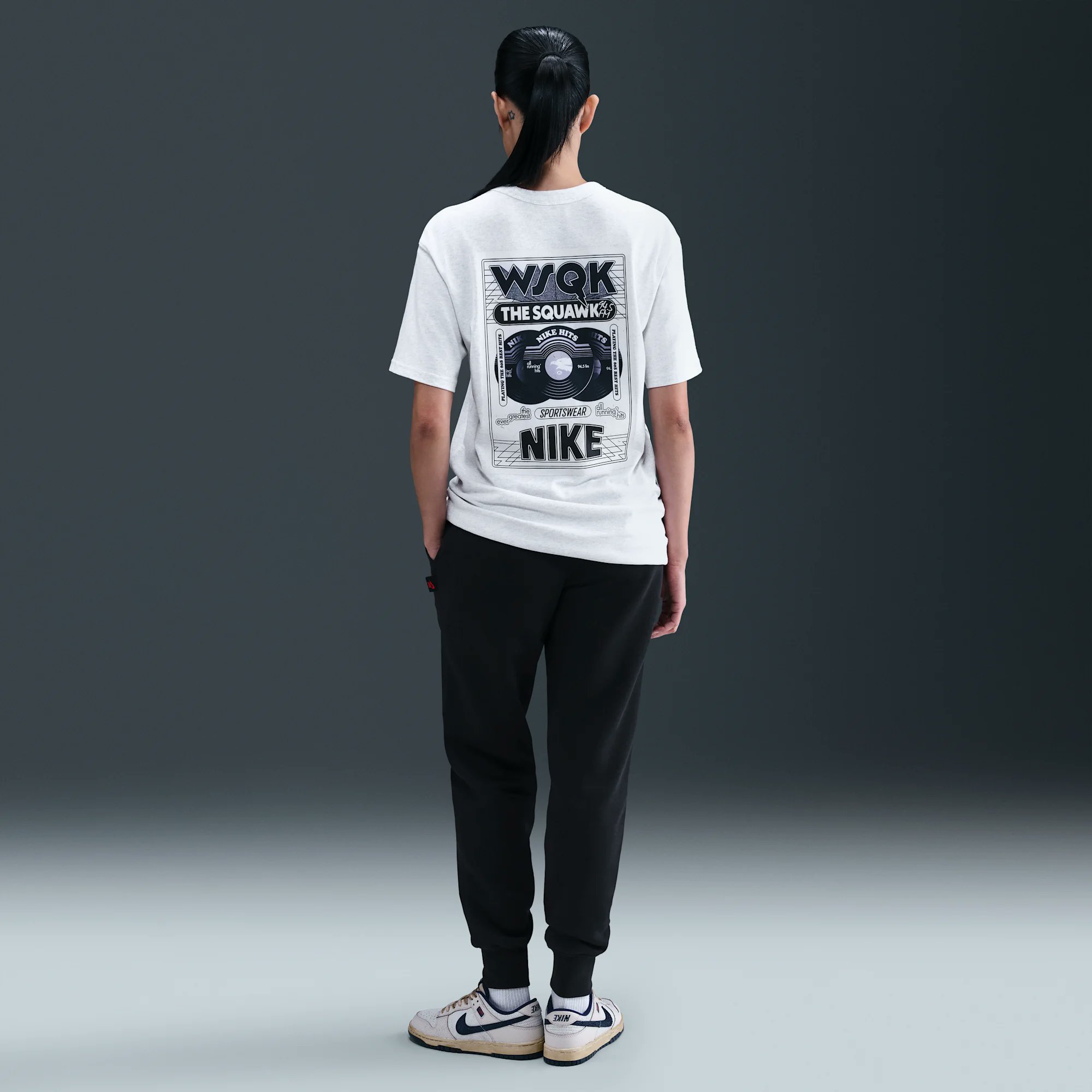 Stranger Things × NIKE の最新コラボアパレルが公開