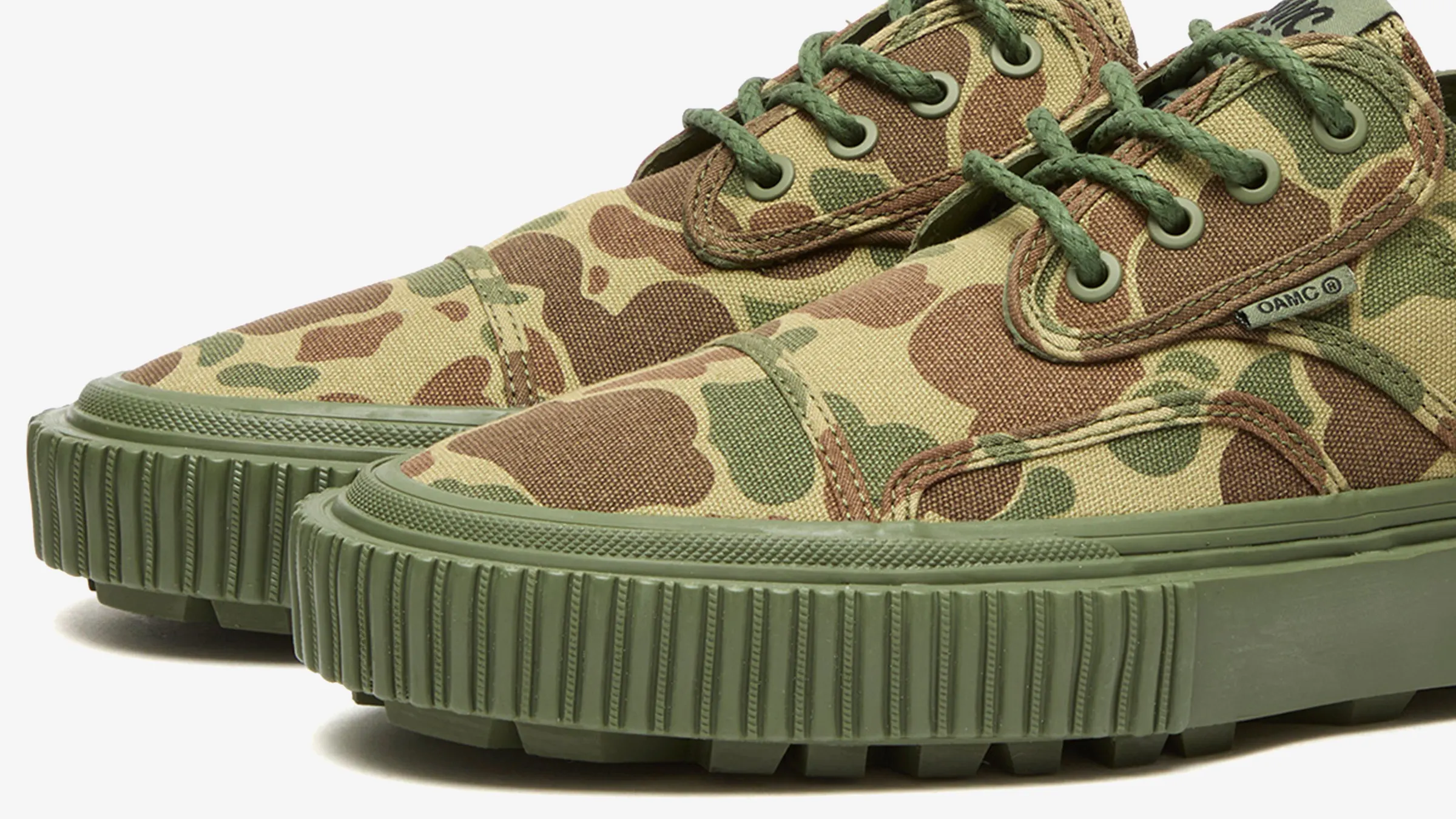 WTAPS × OAMC × VANS OTW のトリプルコラボスニーカーが発売予定